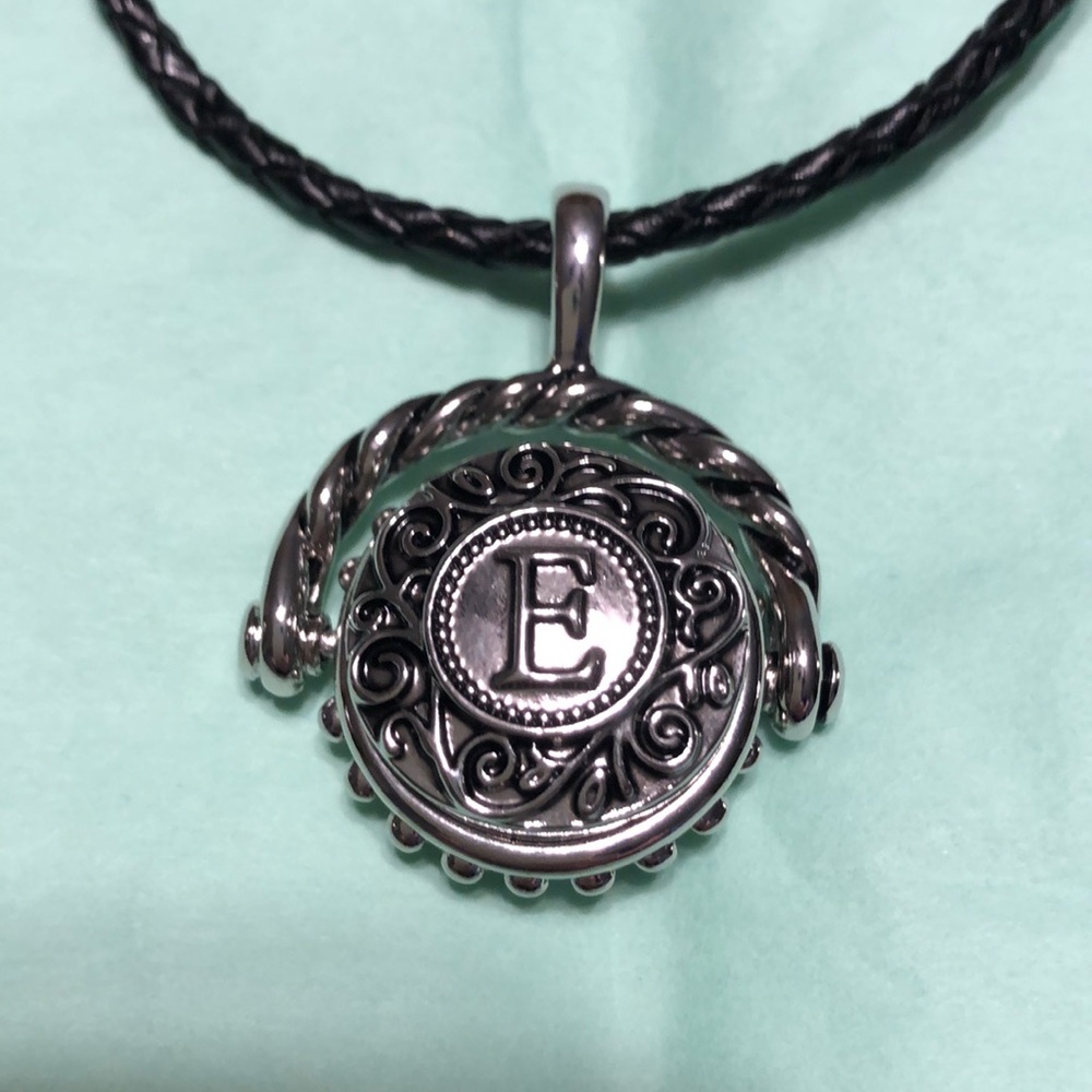 “E” Ginger Snaps necklace - NEW